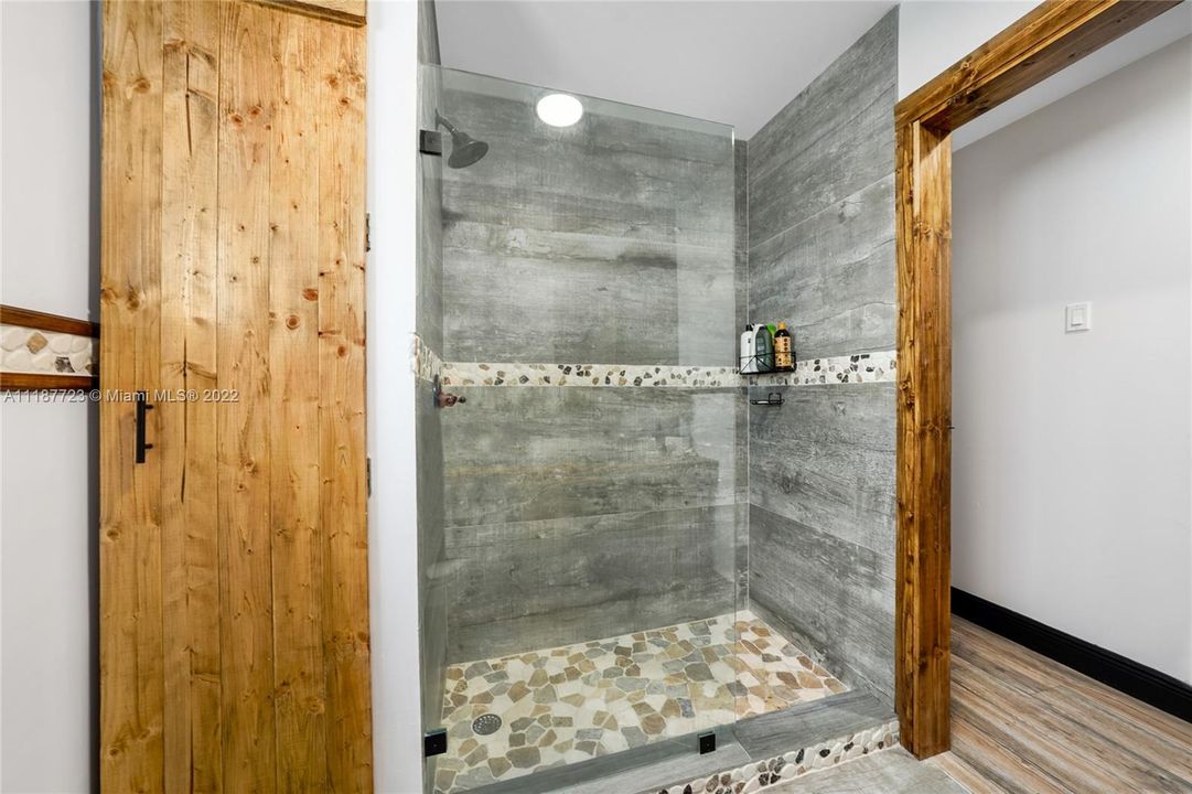 Недавно продано: $690,000 (4 спален, 2 ванн, 1778 Квадратных фут)
