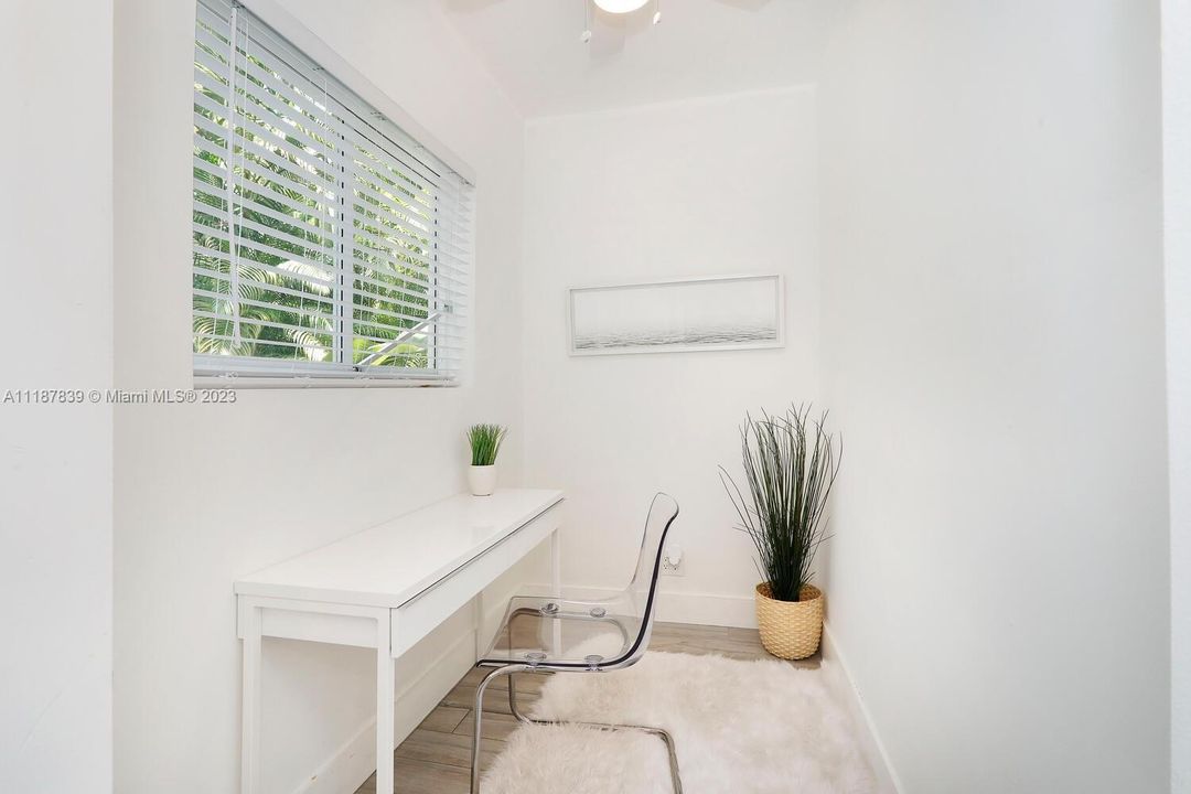 Recently Sold: $1,150,000 (2 beds, 2 baths, 1288 Square Feet)