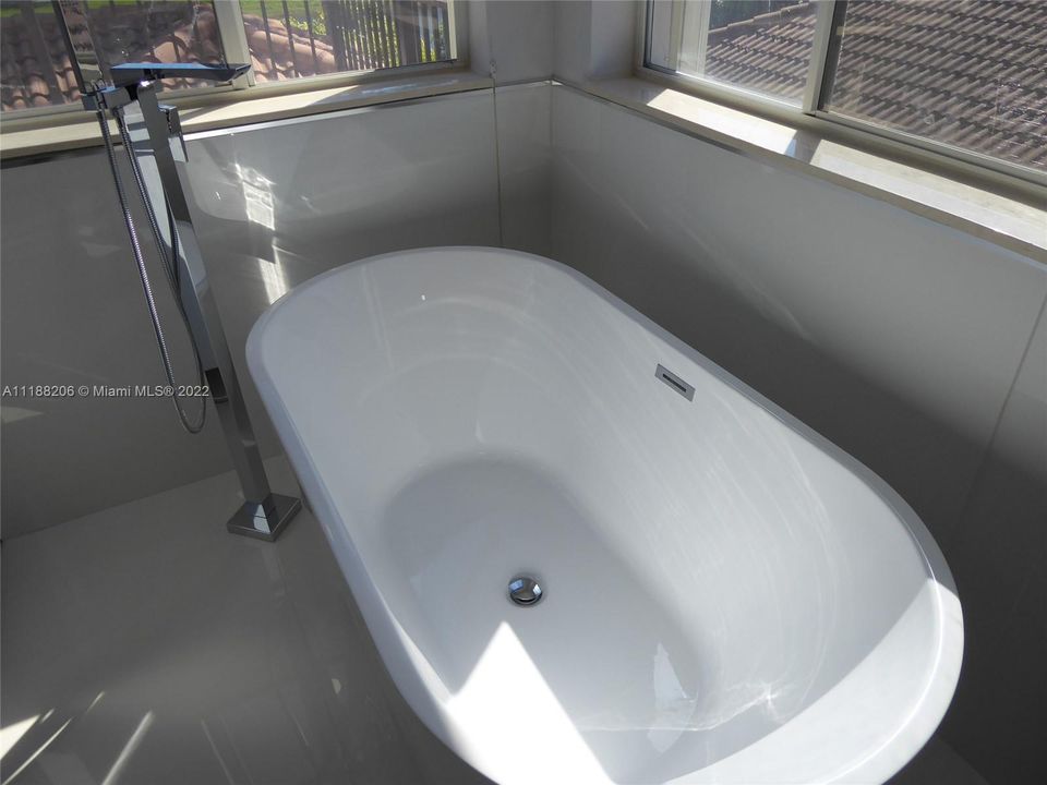 Недавно арендовано: $6,000 (5 спален, 4 ванн, 4028 Квадратных фут)