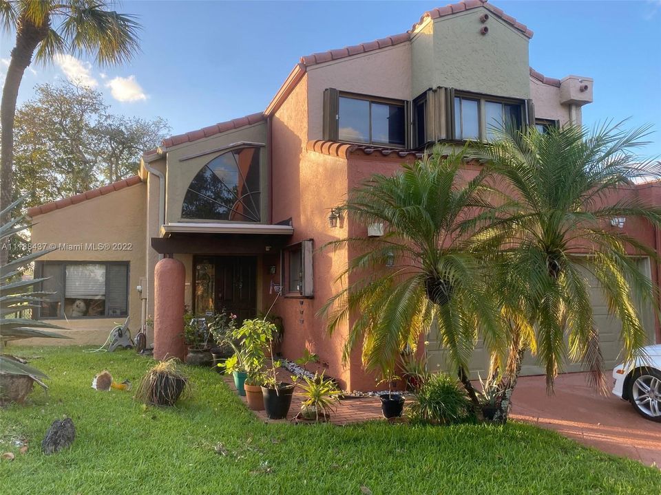 Recently Sold: $599,000 (3 beds, 2 baths, 2269 Square Feet)