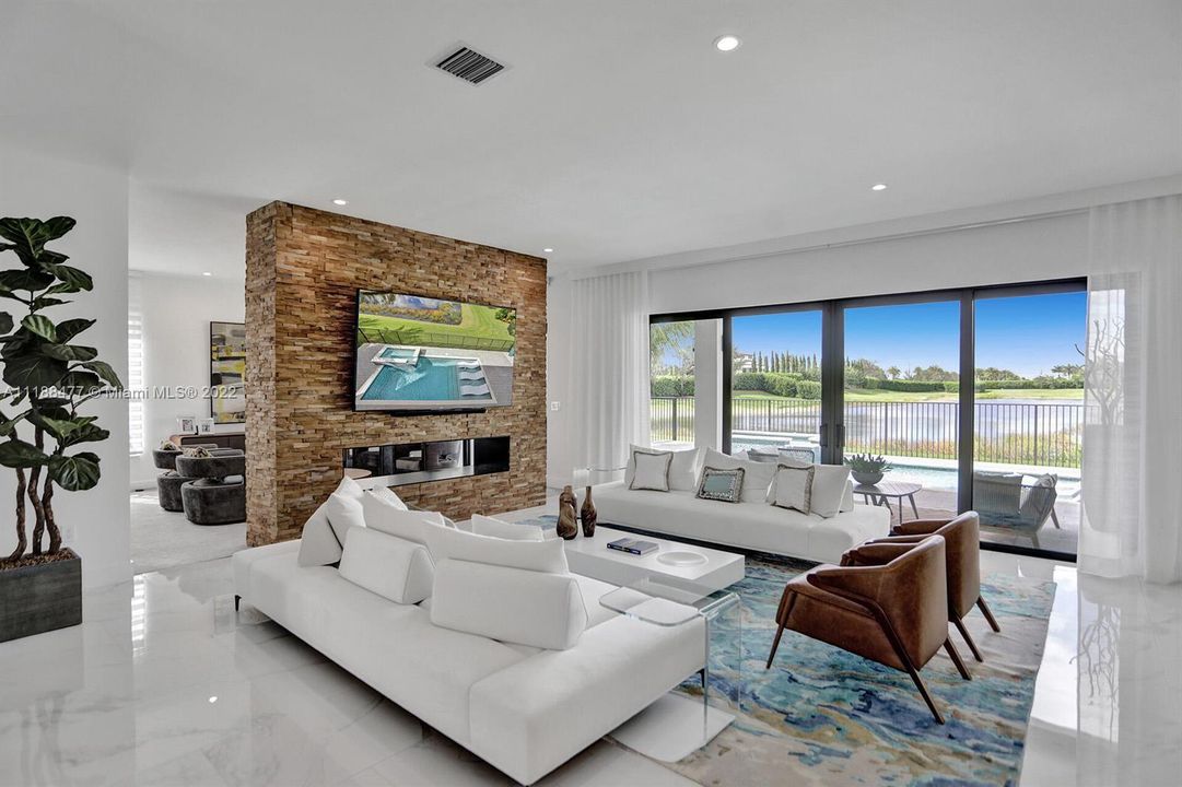 Recently Sold: $3,675,000 (5 beds, 5 baths, 5330 Square Feet)