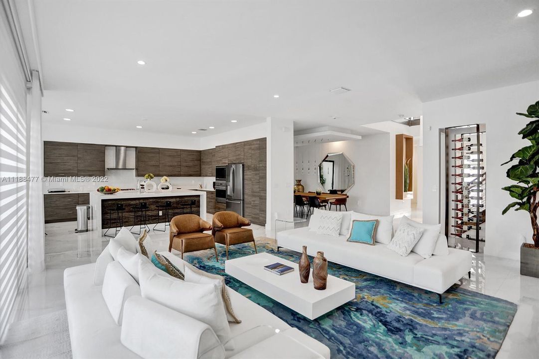 Recently Sold: $3,675,000 (5 beds, 5 baths, 5330 Square Feet)