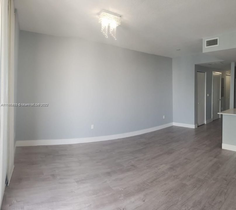 Recently Sold: $539,900 (1 beds, 1 baths, 743 Square Feet)