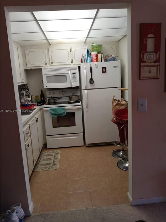 Recently Sold: $125,000 (1 beds, 1 baths, 715 Square Feet)