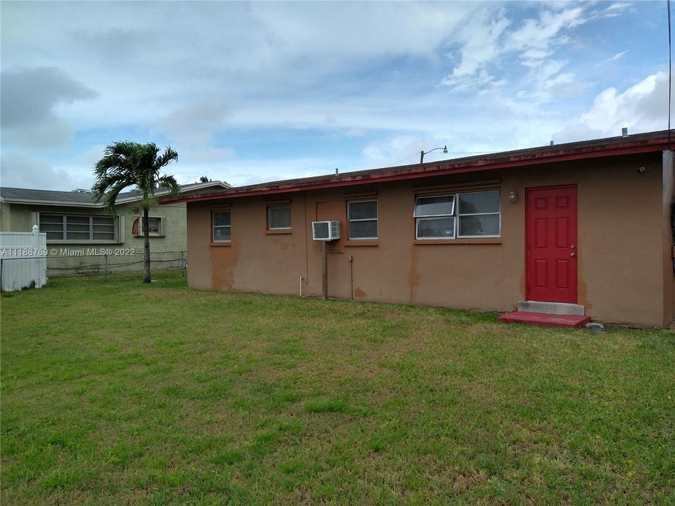 Recently Sold: $315,000 (3 beds, 2 baths, 1092 Square Feet)