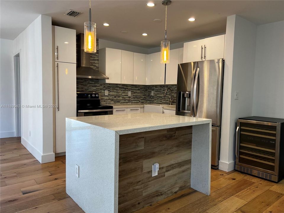 Recently Rented: $3,800 (3 beds, 2 baths, 1341 Square Feet)
