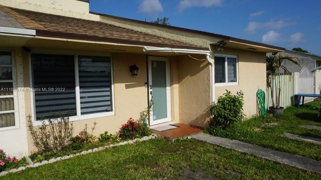 Recently Sold: $425,000 (3 beds, 2 baths, 1350 Square Feet)