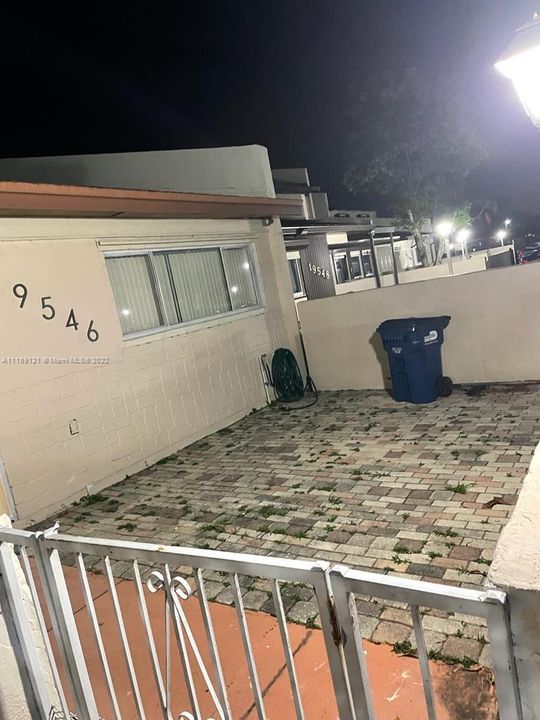 Vendido Recientemente: $370,000 (3 camas, 2 baños, 1302 Pies cuadrados)