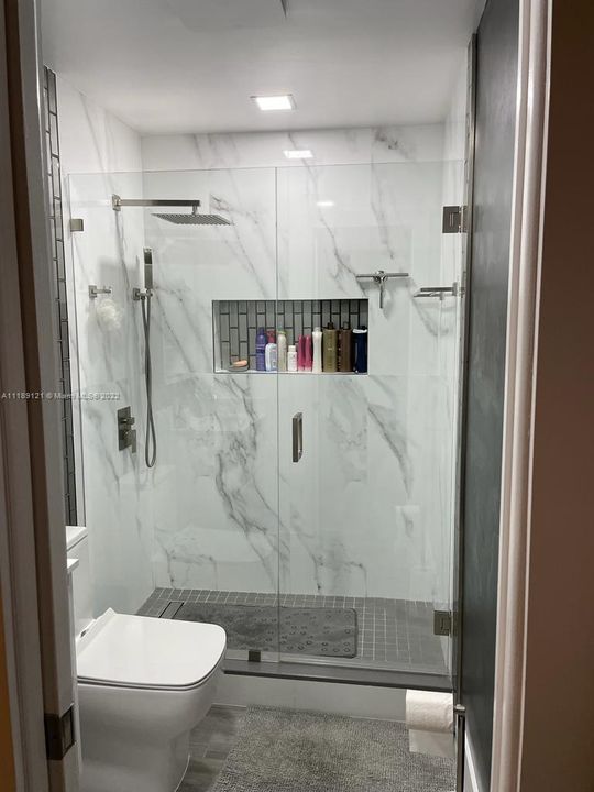 Vendido Recientemente: $370,000 (3 camas, 2 baños, 1302 Pies cuadrados)