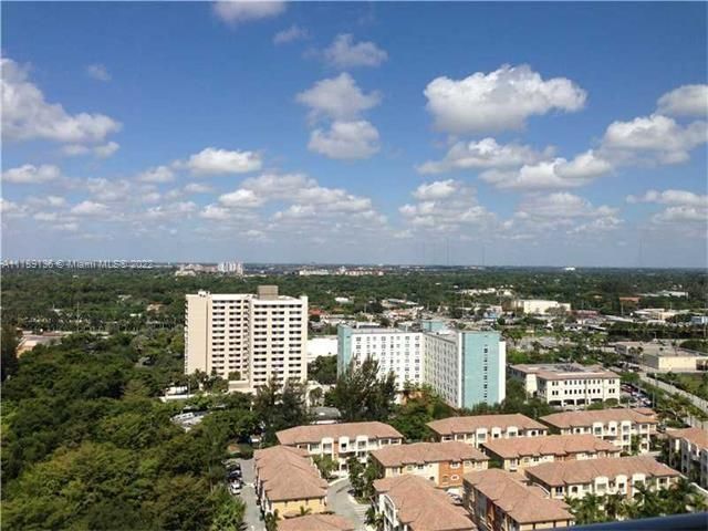 Recently Sold: $335,000 (1 beds, 2 baths, 1066 Square Feet)
