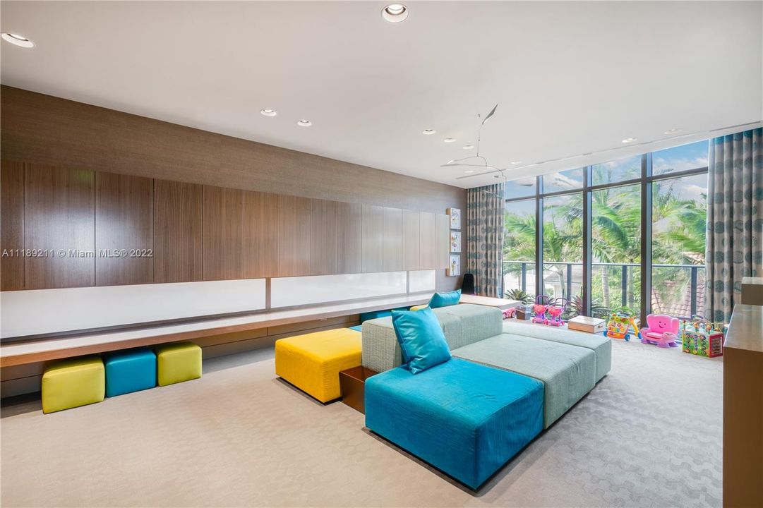 Недавно арендовано: $50,000 (4 спален, 5 ванн, 4992 Квадратных фут)