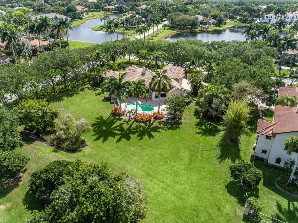 Recently Sold: $2,700,000 (4 beds, 4 baths, 3582 Square Feet)