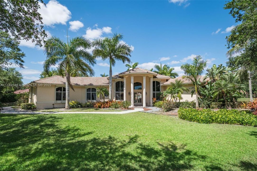 Recently Sold: $2,700,000 (4 beds, 4 baths, 3582 Square Feet)