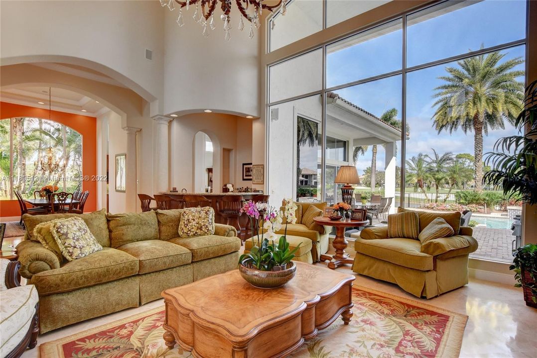 Recently Sold: $3,000,000 (5 beds, 4 baths, 4818 Square Feet)