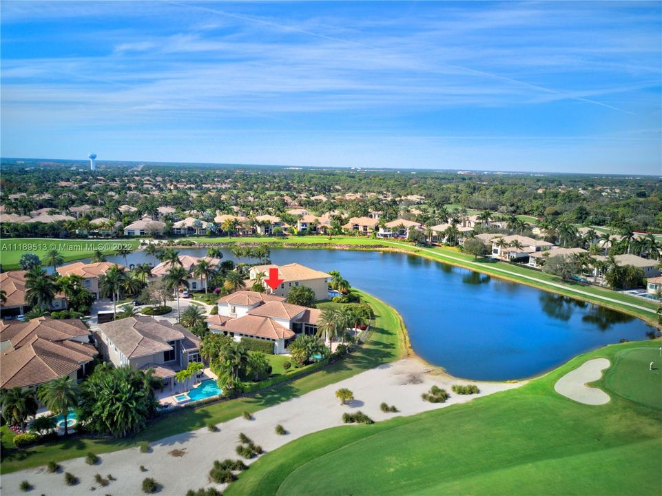 Recently Sold: $3,000,000 (5 beds, 4 baths, 4818 Square Feet)