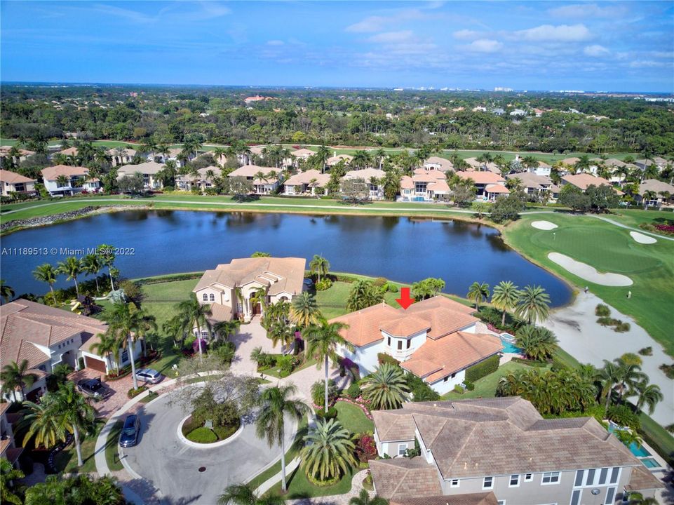 Recently Sold: $3,000,000 (5 beds, 4 baths, 4818 Square Feet)