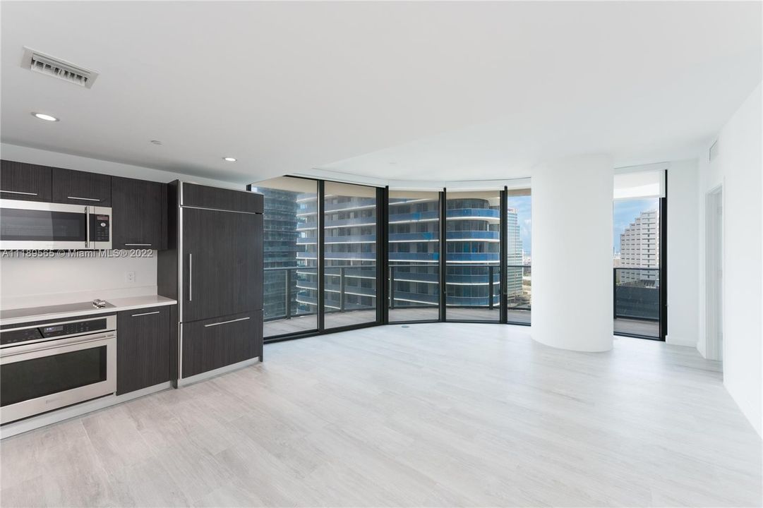 Recently Sold: $699,000 (2 beds, 2 baths, 1042 Square Feet)