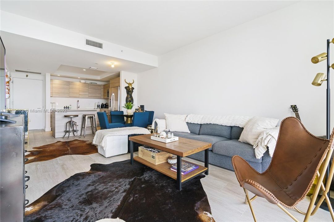 Recently Sold: $455,000 (1 beds, 1 baths, 612 Square Feet)