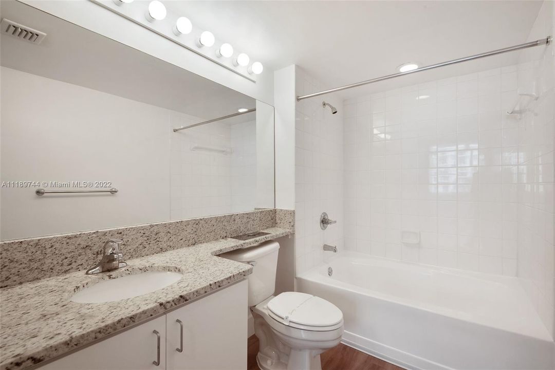 Недавно арендовано: $3,538 (2 спален, 2 ванн, 1238 Квадратных фут)