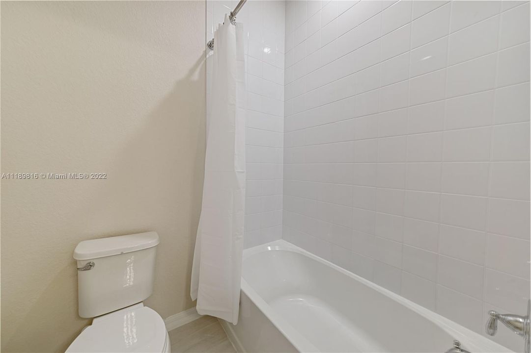 最近售出: $699,000 (3 贝兹, 2 浴室, 1769 平方英尺)