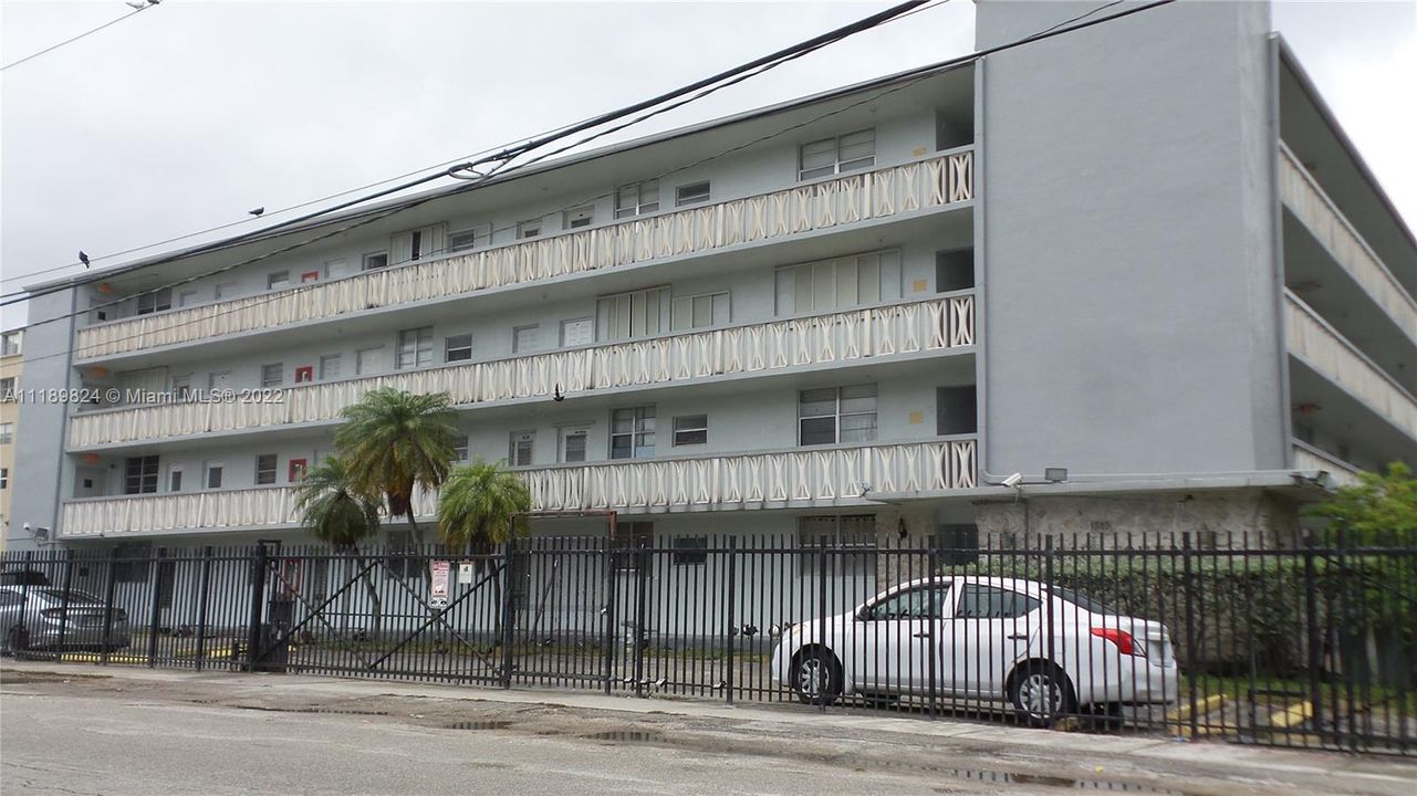 Recently Sold: $145,000 (1 beds, 1 baths, 740 Square Feet)