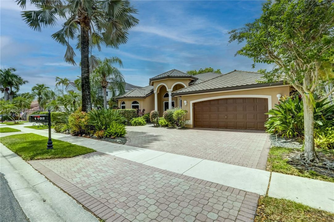 Recently Sold: $1,099,000 (4 beds, 3 baths, 3235 Square Feet)