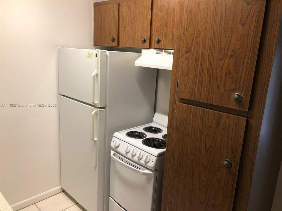 Recently Rented: $1,550 (1 beds, 1 baths, 555 Square Feet)