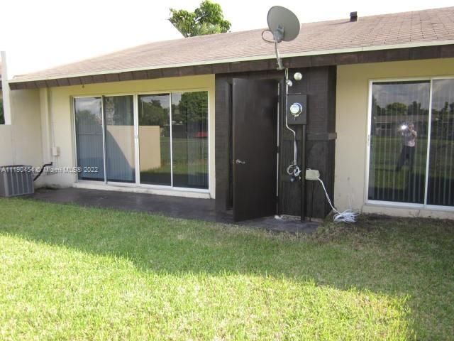 Recently Rented: $2,200 (2 beds, 2 baths, 1042 Square Feet)