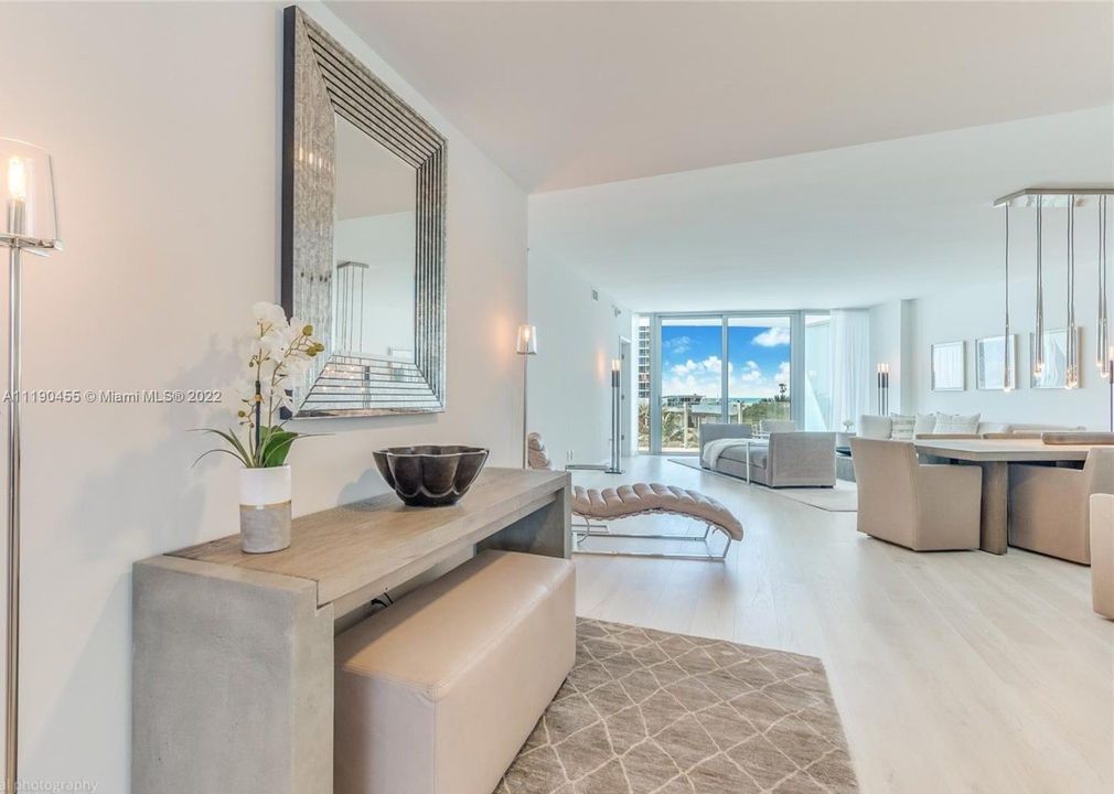 Recently Sold: $4,750,000 (3 beds, 3 baths, 2486 Square Feet)