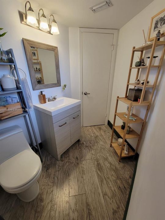 Guess Bathroom