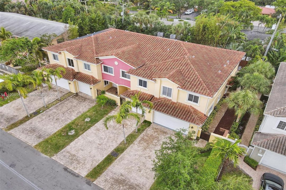 Vendido Recientemente: $749,000 (3 camas, 2 baños, 2162 Pies cuadrados)