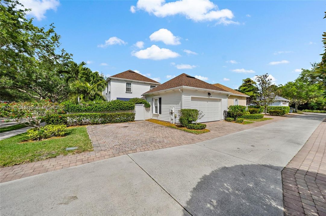 Recently Sold: $1,150,000 (3 beds, 2 baths, 2038 Square Feet)