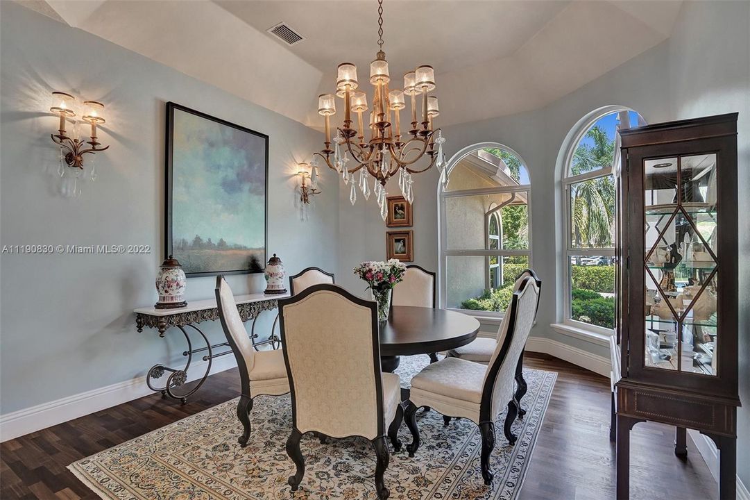 Recently Sold: $2,390,000 (5 beds, 5 baths, 4817 Square Feet)