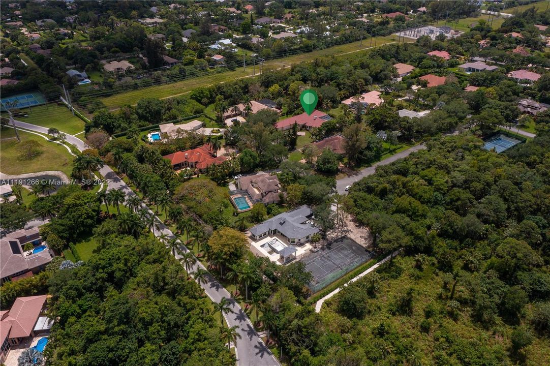 Vendido Recientemente: $1,799,900 (6 camas, 5 baños, 4514 Pies cuadrados)