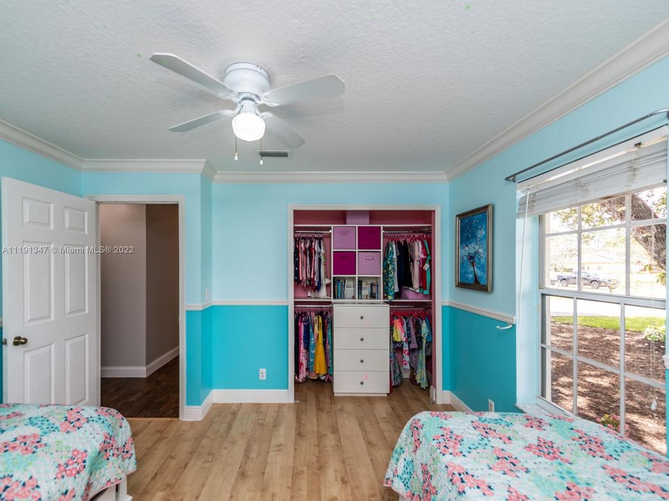 Недавно продано: $738,989 (4 спален, 2 ванн, 3067 Квадратных фут)