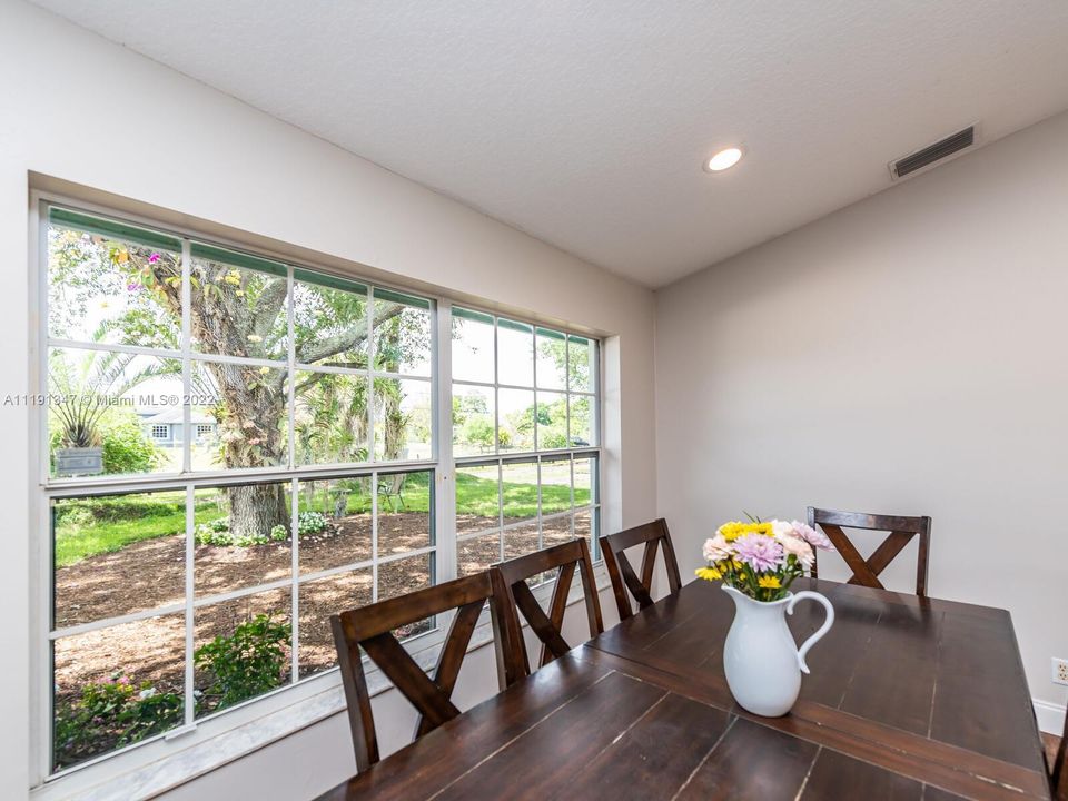 Недавно продано: $738,989 (4 спален, 2 ванн, 3067 Квадратных фут)