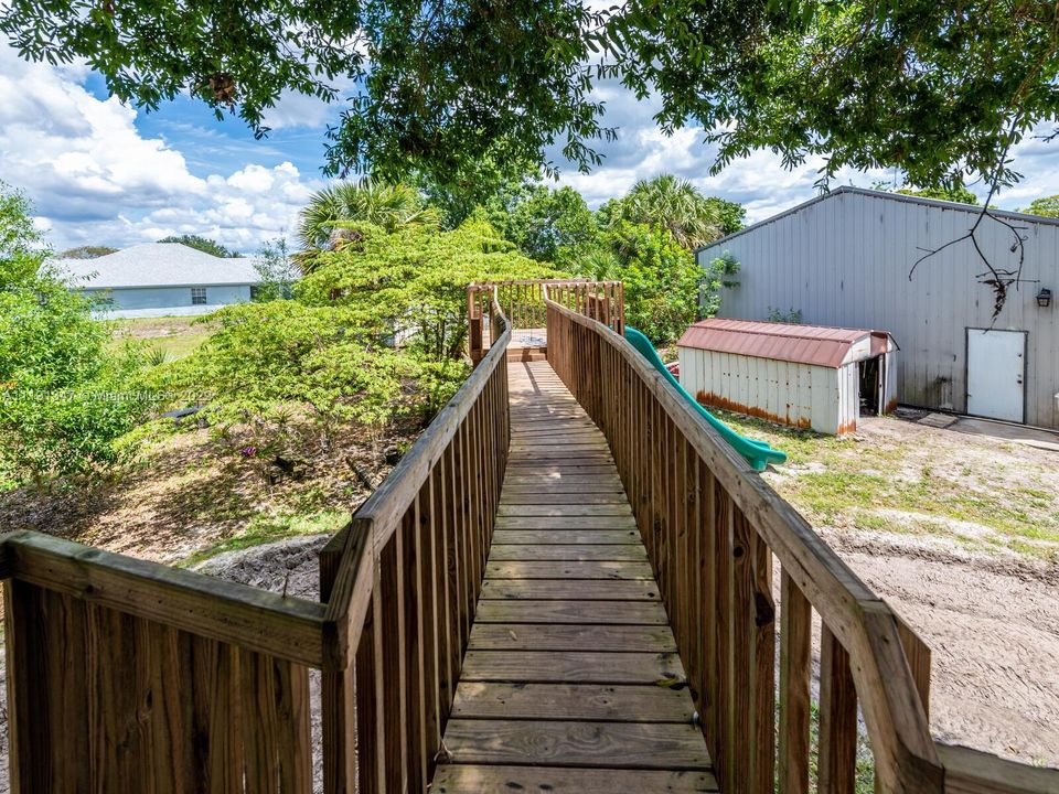 Недавно продано: $738,989 (4 спален, 2 ванн, 3067 Квадратных фут)