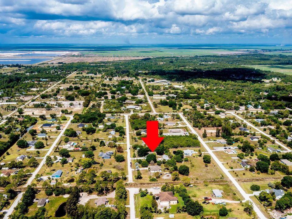 Недавно продано: $738,989 (4 спален, 2 ванн, 3067 Квадратных фут)