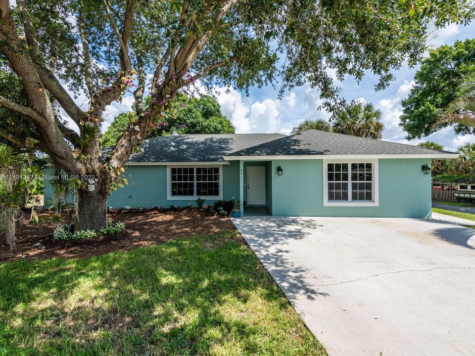 Недавно продано: $738,989 (4 спален, 2 ванн, 3067 Квадратных фут)