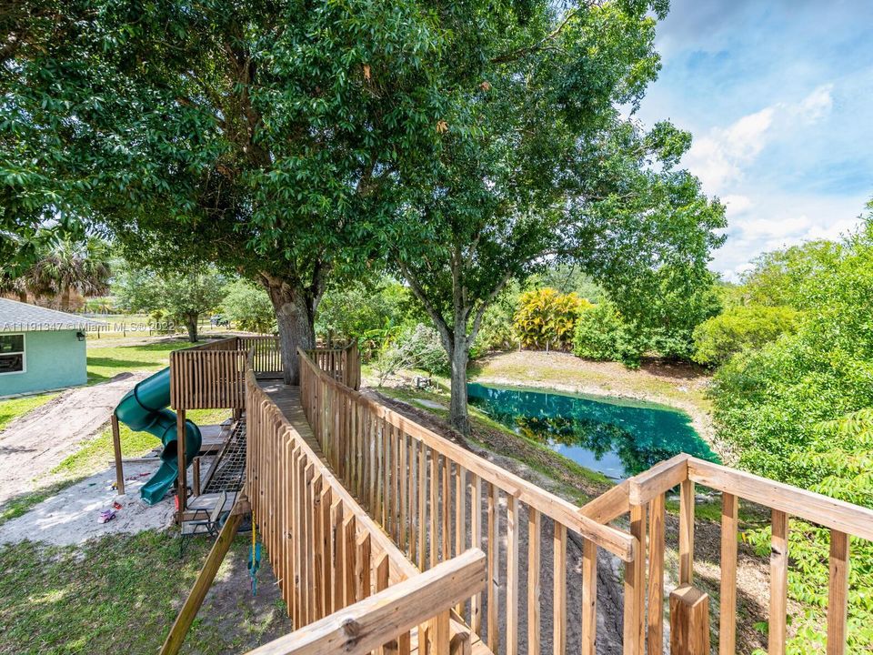 Недавно продано: $738,989 (4 спален, 2 ванн, 3067 Квадратных фут)