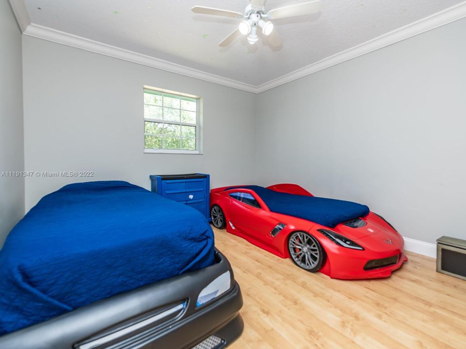 Недавно продано: $738,989 (4 спален, 2 ванн, 3067 Квадратных фут)