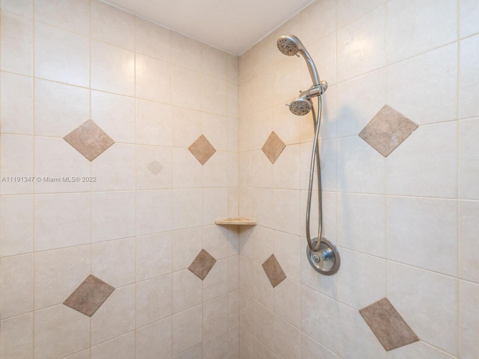 Недавно продано: $738,989 (4 спален, 2 ванн, 3067 Квадратных фут)