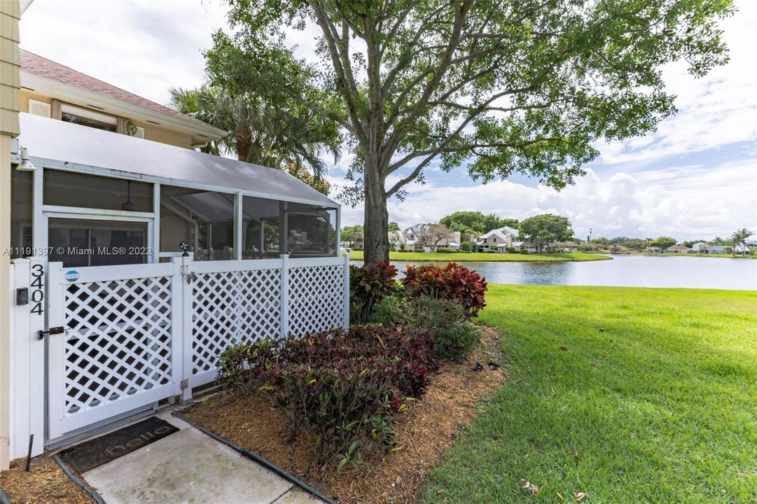 Recently Sold: $345,000 (2 beds, 2 baths, 1374 Square Feet)