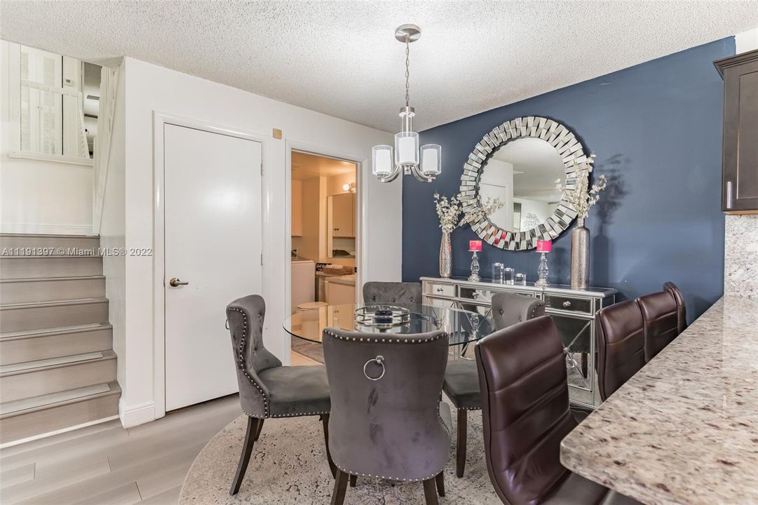 Recently Sold: $345,000 (2 beds, 2 baths, 1374 Square Feet)