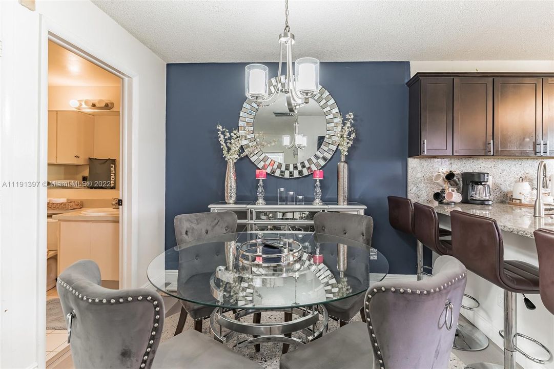 Recently Sold: $345,000 (2 beds, 2 baths, 1374 Square Feet)