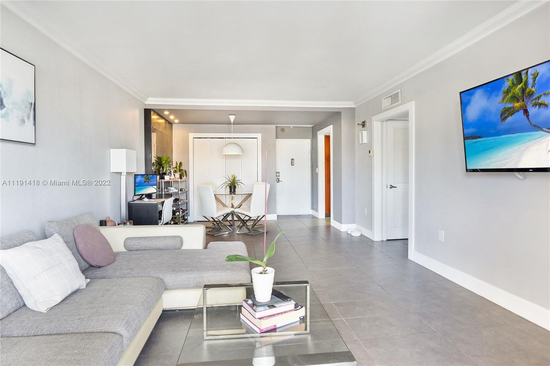 Recently Sold: $310,000 (1 beds, 1 baths, 720 Square Feet)