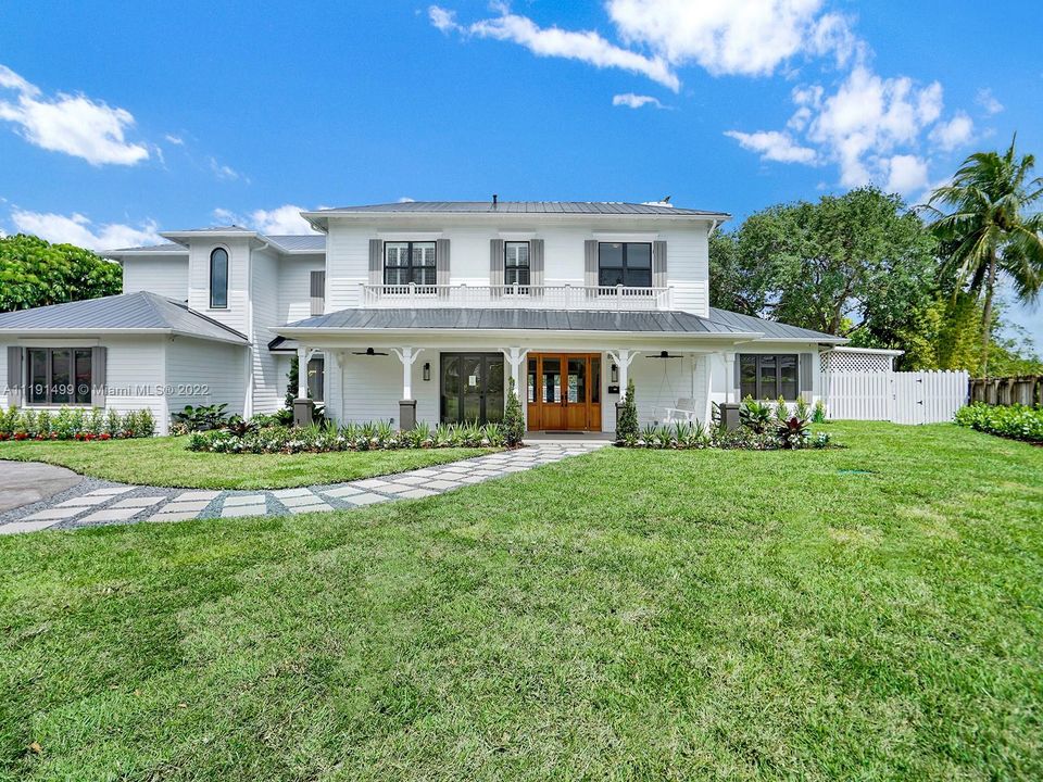 Recently Sold: $2,900,000 (5 beds, 4 baths, 4633 Square Feet)