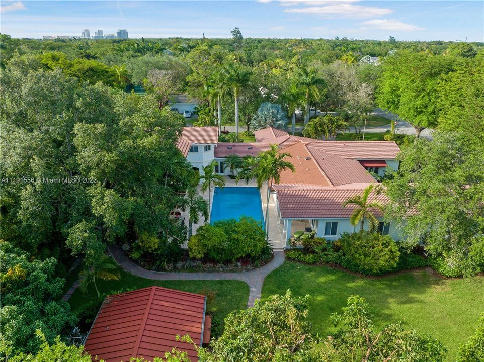 Recently Sold: $3,849,000 (6 beds, 4 baths, 5603 Square Feet)