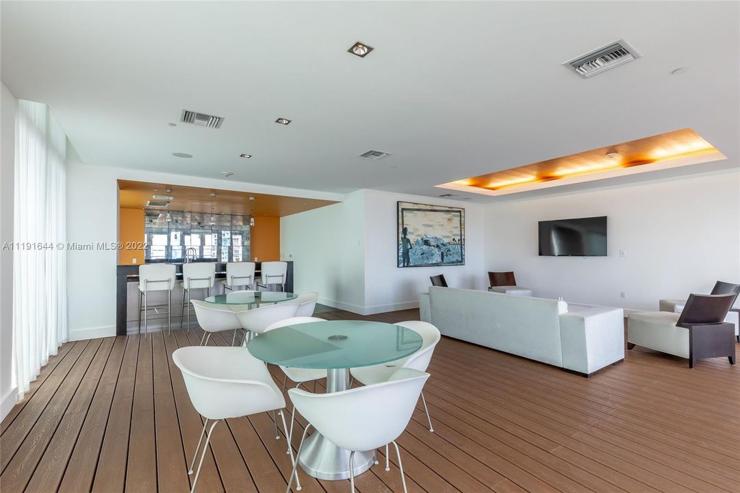 最近租的: $5,500 (2 贝兹, 2 浴室, 1200 平方英尺)