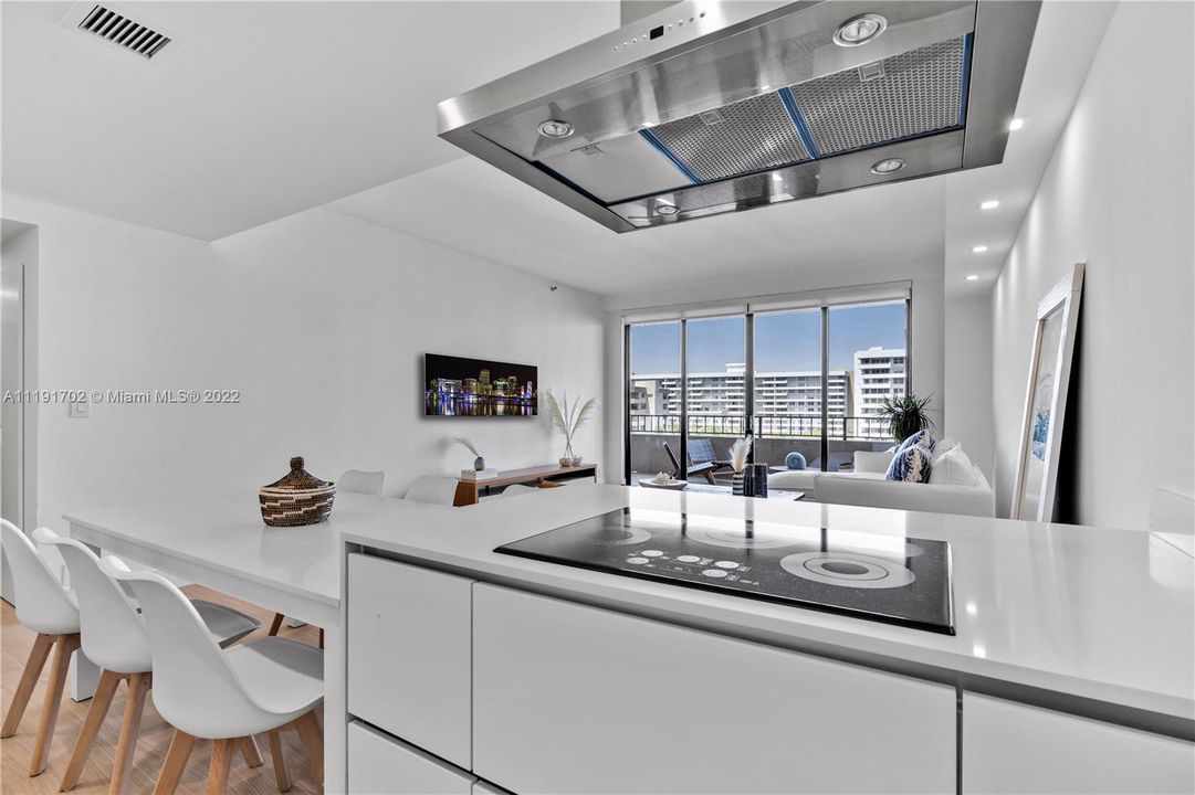 Recently Sold: $1,680,000 (2 beds, 2 baths, 1532 Square Feet)